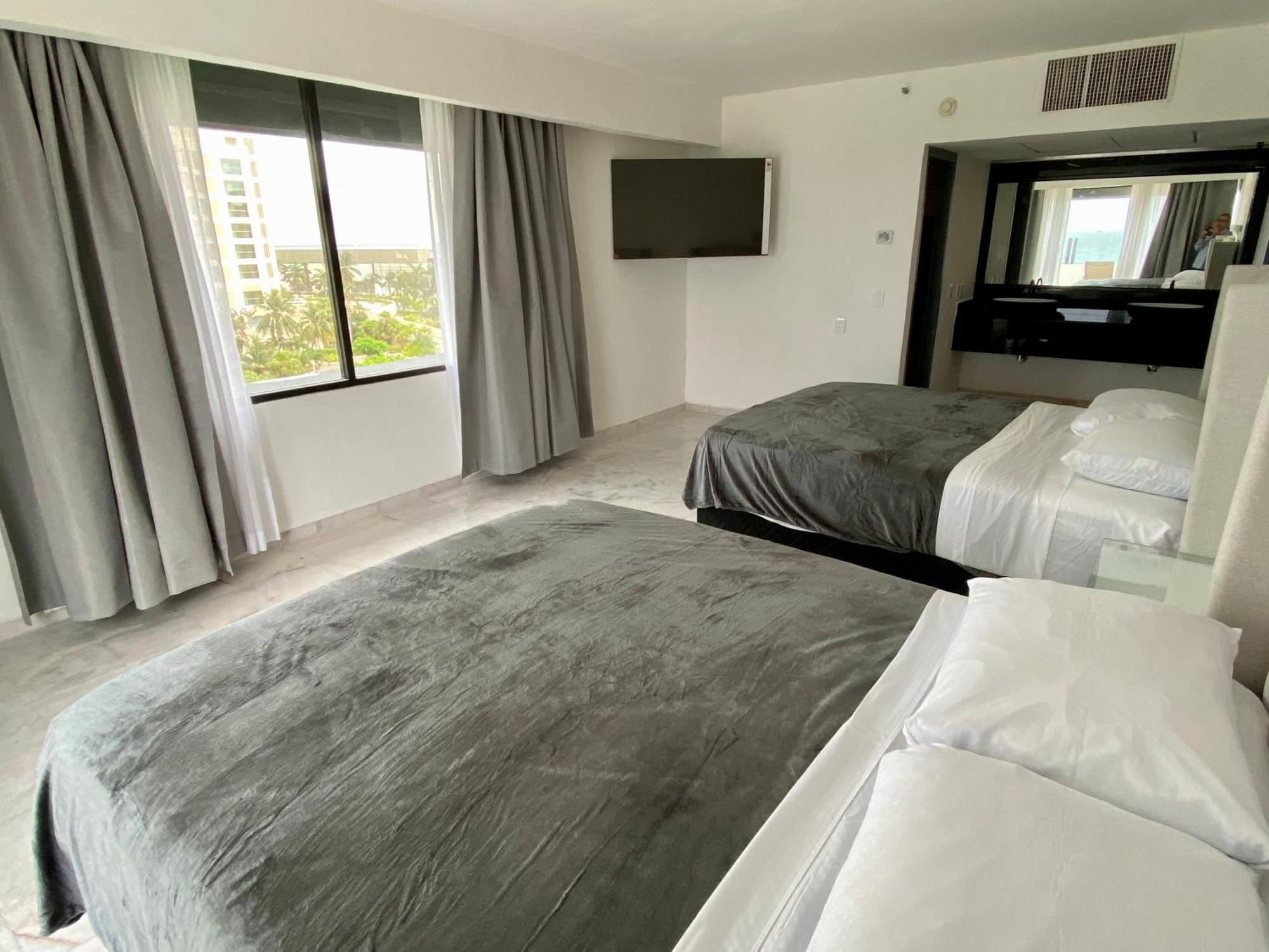 Condo In Ocean Front Resort Cancun Oda fotoğraf